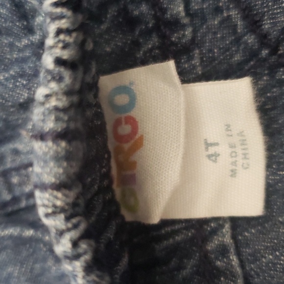 Shorts - Picture 2 of 3